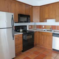 Deluxe One Bedroom Queen Suite with Outdoor Tub + Full Kitchen & Harbor View