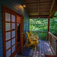 King Room with Forest View (Ferris Suite)