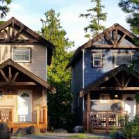 Two Bedroom Cottage F (Waterfront + Hot Tub)