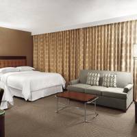 2 Queen and Sofa bed Deluxe Guest room