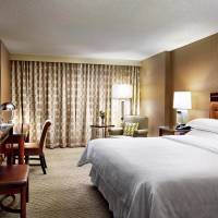 1 King Traditional Guest Room