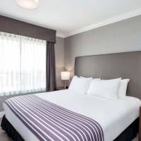 Corporate King Suite with Sofa Bed and Kitchenette