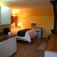 Queen Room with Kitchenette