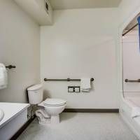 Queen Room - Disability Access - Non-Smoking