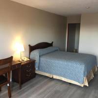 Deluxe Queen Suite