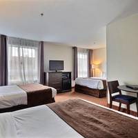Superior Three Queen Beds Room - Non-Smoking