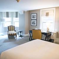 Deluxe Queen Room with City View