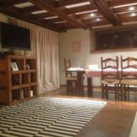 Deluxe Two-Bedroom Apartment with Mountain View