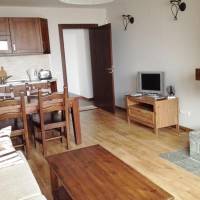 Two-Bedroom Apartment with Mountain View