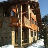 Three-Bedroom Apartment with Mountain View