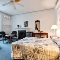 Queen Room with Private External Bathroom 