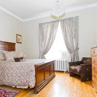 Queen Room with Private Bathroom