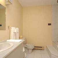 Hotel Queen Room with Spa Bath