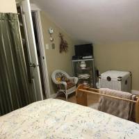 Queen Room with Shared Bathroom