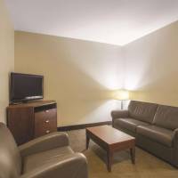 King Suite - Pet Friendly 1st Floor Only - Non-Smoking