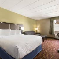 1 Queen Deluxe Room