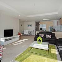 Deluxe Three-Bedroom Apartment