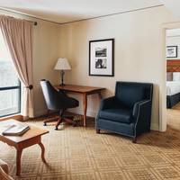 One-Bedroom Queen Suite