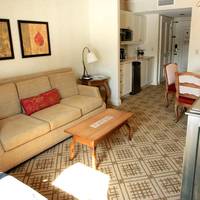 Junior Queen Suite