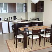One-Bedroom Aparment with Balcony (5 Adults)