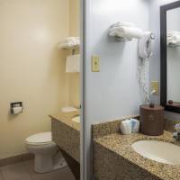 Queen Suite with Spa Bath