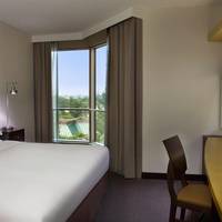 One-Bedroom King Suite