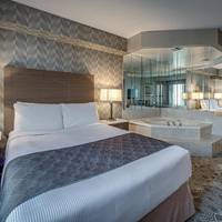 Queen Suite with Jetted Tub