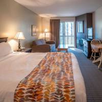 Deluxe Queen Room with Garden Views