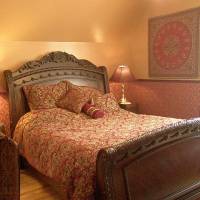 Superior Queen Room with Pool View