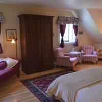 Deluxe Queen Room with Garden View