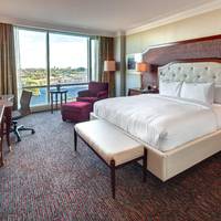 Deluxe King Room with Lake View
