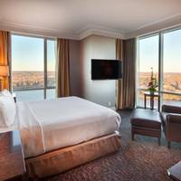 King Suite with Lake View