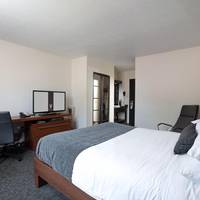 Classic Queen Room with refregirator