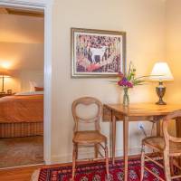 Premier King Cottage - Post