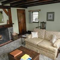Premier Queen Suite - Manor East