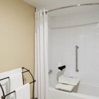 Deluxe King Room - Disability Access Tub 