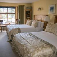 Queen Suite with Sofa Bed