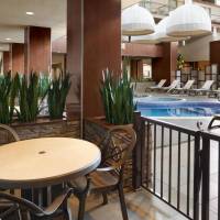 Deluxe poolside, Guest room, 2 Queen, Atrium Building