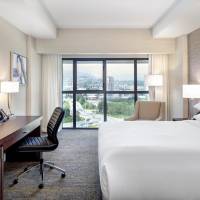 King Guest Room with City View