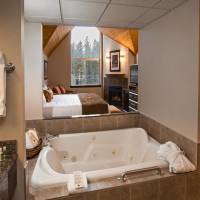 King Suite Jetted Tub