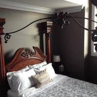 Deluxe Queen Suite with Balcony