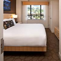 2 Bedroom Suite, Kitchen, Fireplace, Balcony,