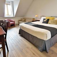 Hotel Queen Room
