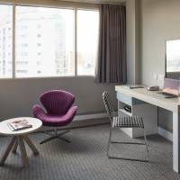 Deluxe King room with City View - Top Floors