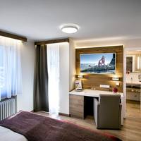 Superior Queen Bed Room