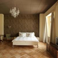 One-Bedroom Suite with Garden View