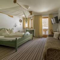 Double Room with Bathtub and Balcony