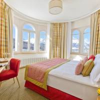 Suite with Mountain View
