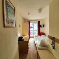 Double Room with Balcony and Mountain View