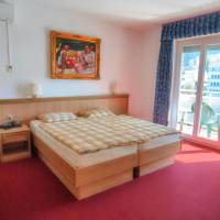  Large Double Without Balcony 